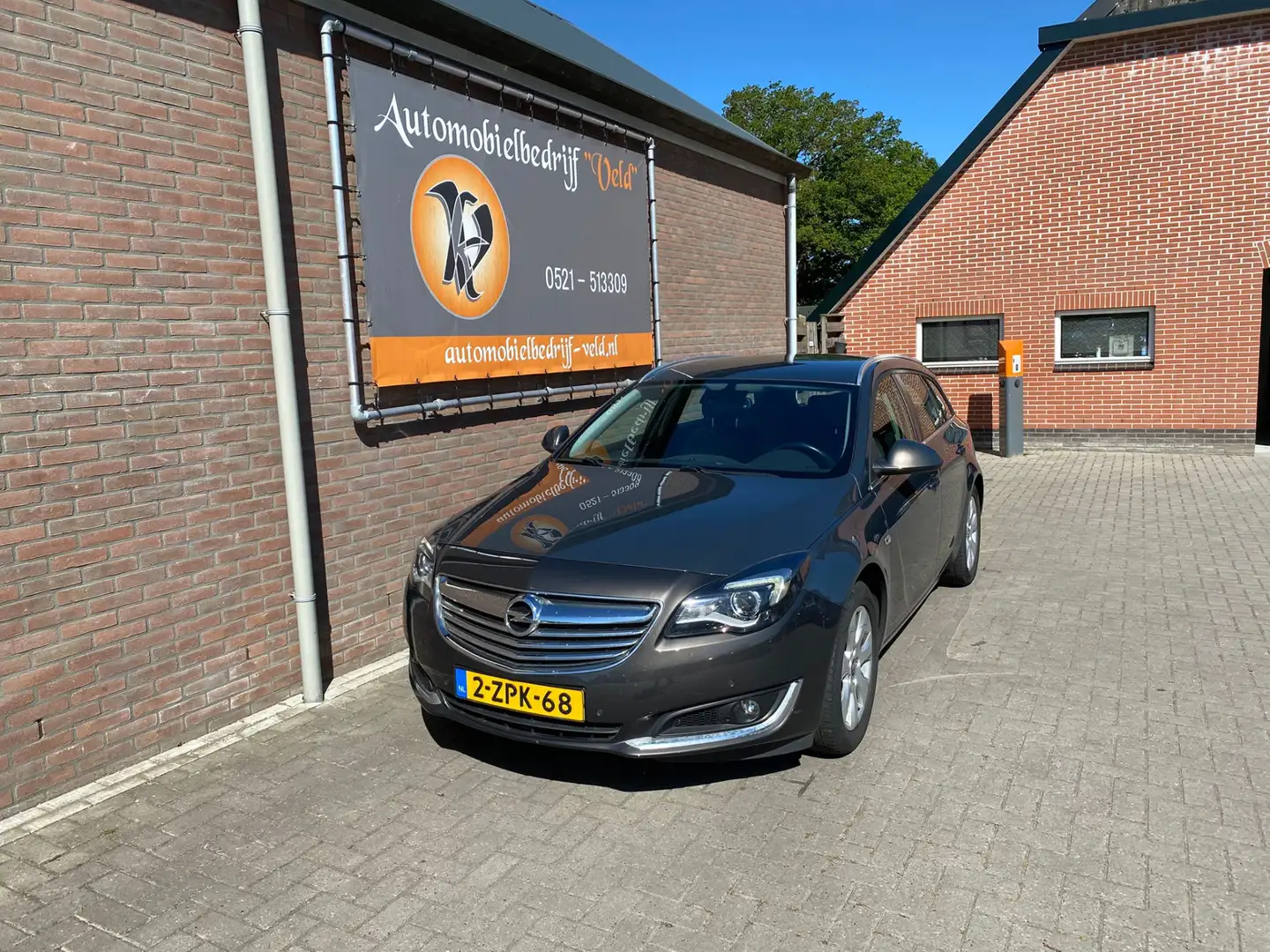 Opel Insignia Sports Tourer 1.6 T Business+ Grijs - 1