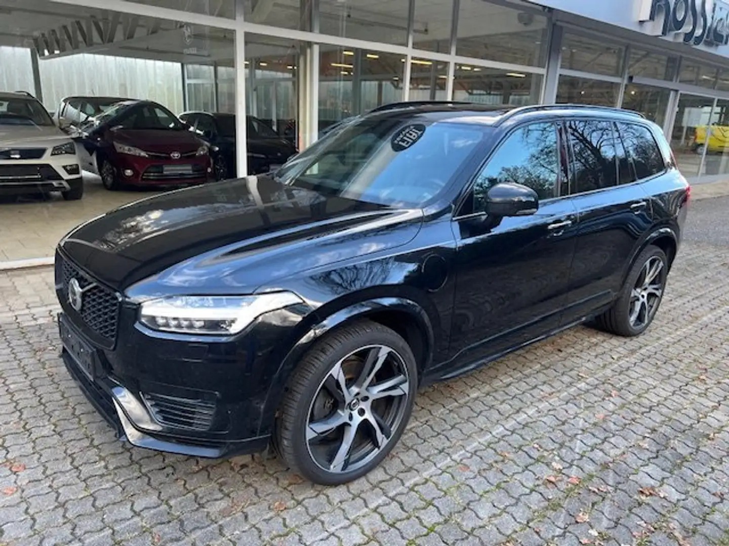 Volvo XC90 R-Design Recharge Plug-In Hybrid AWD Schwarz - 2