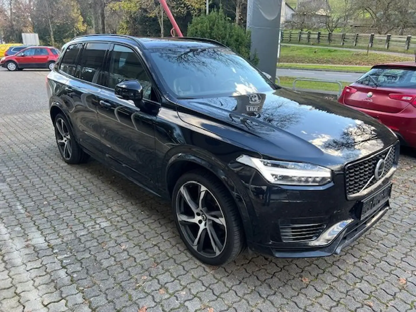 Volvo XC90 R-Design Recharge Plug-In Hybrid AWD Schwarz - 1