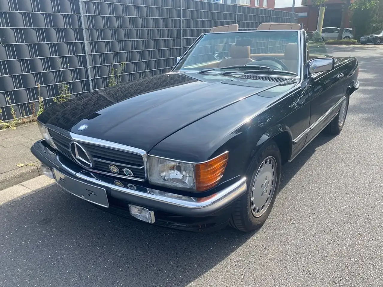 Mercedes-Benz SL 560