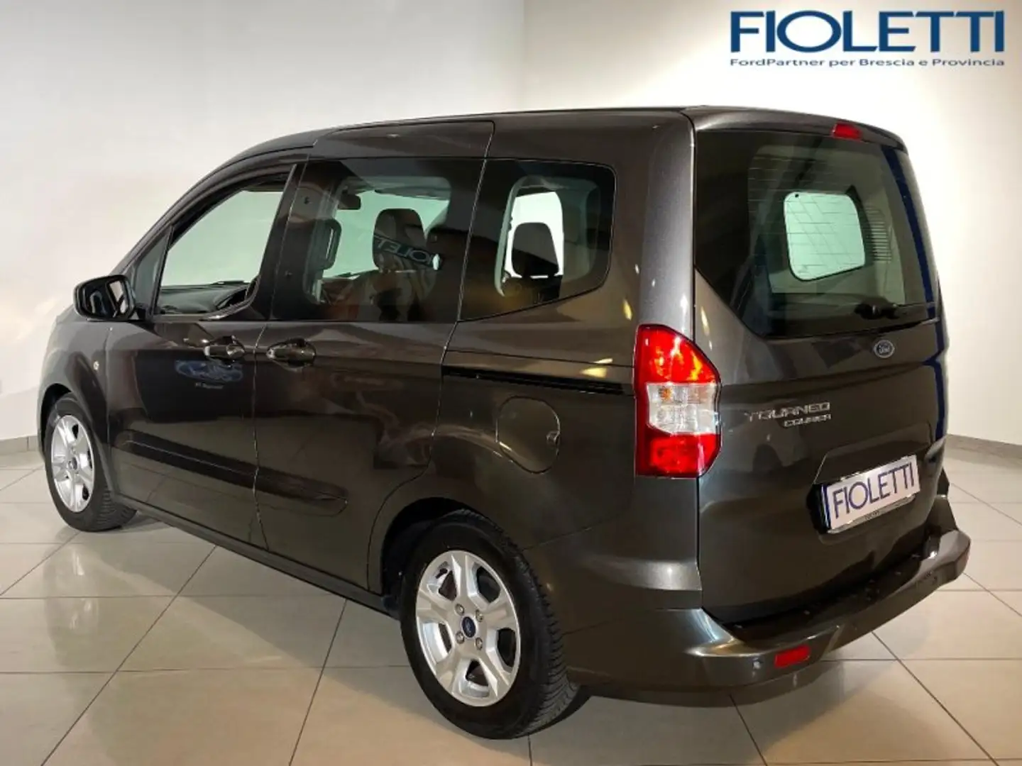 Ford Tourneo Courier 1.5 TDCI 100 CV S&S PLUS - 2