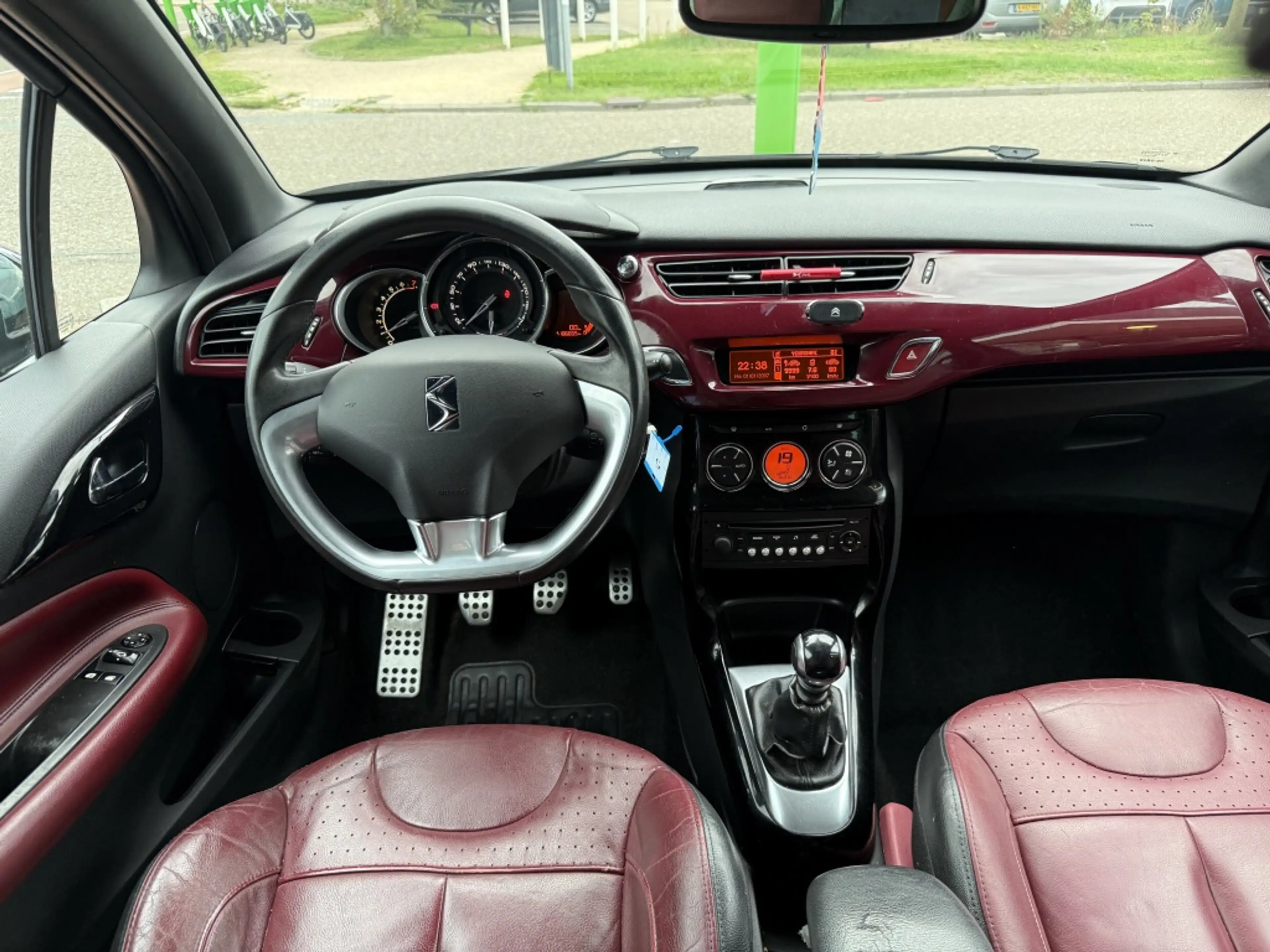 Citroen DS3 1.6 THP Sport Chic | leder | airco |cruise control — photo 2