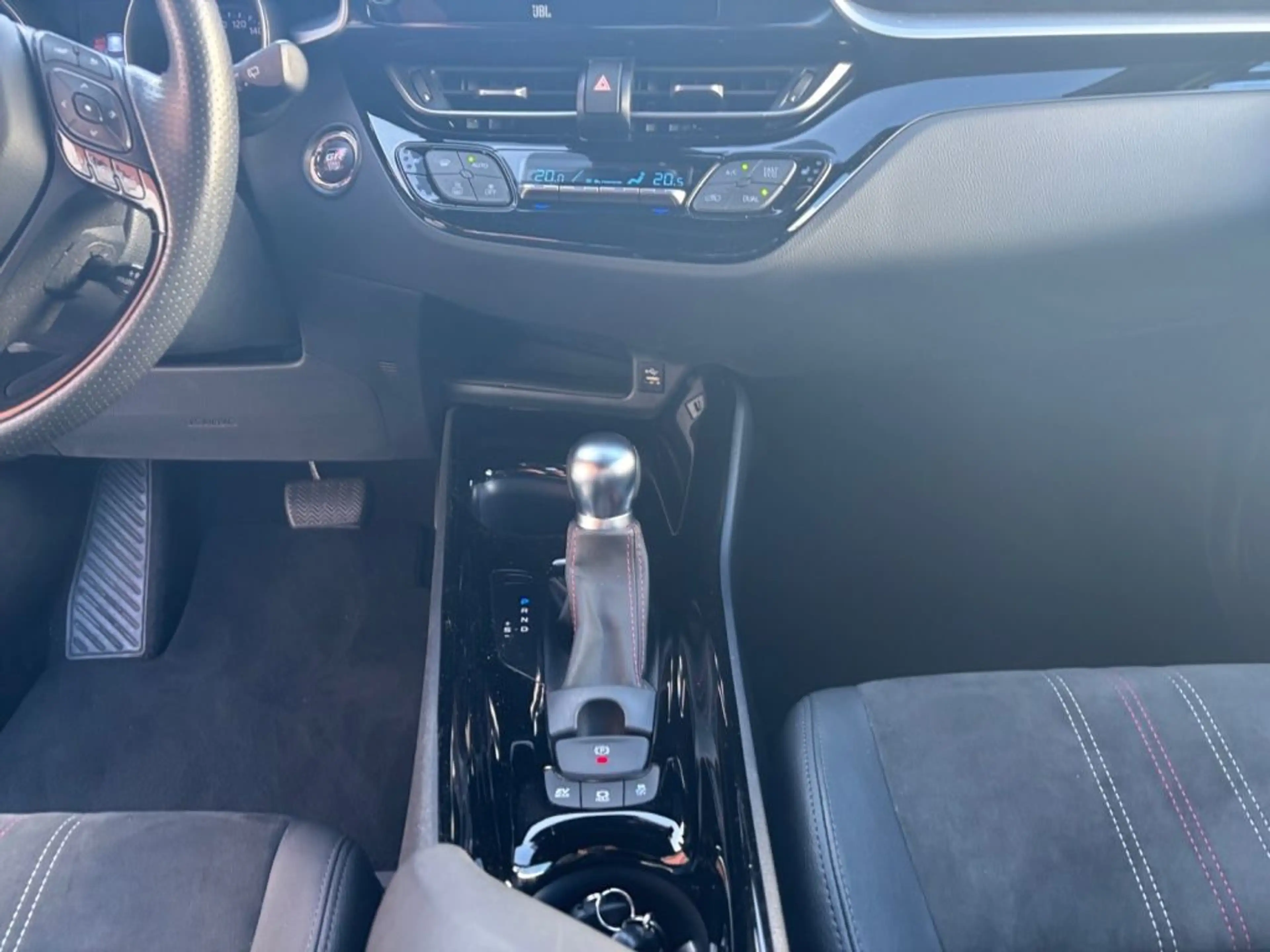 Toyota C-HR 2.0 Hybrid GR Sport — photo 9