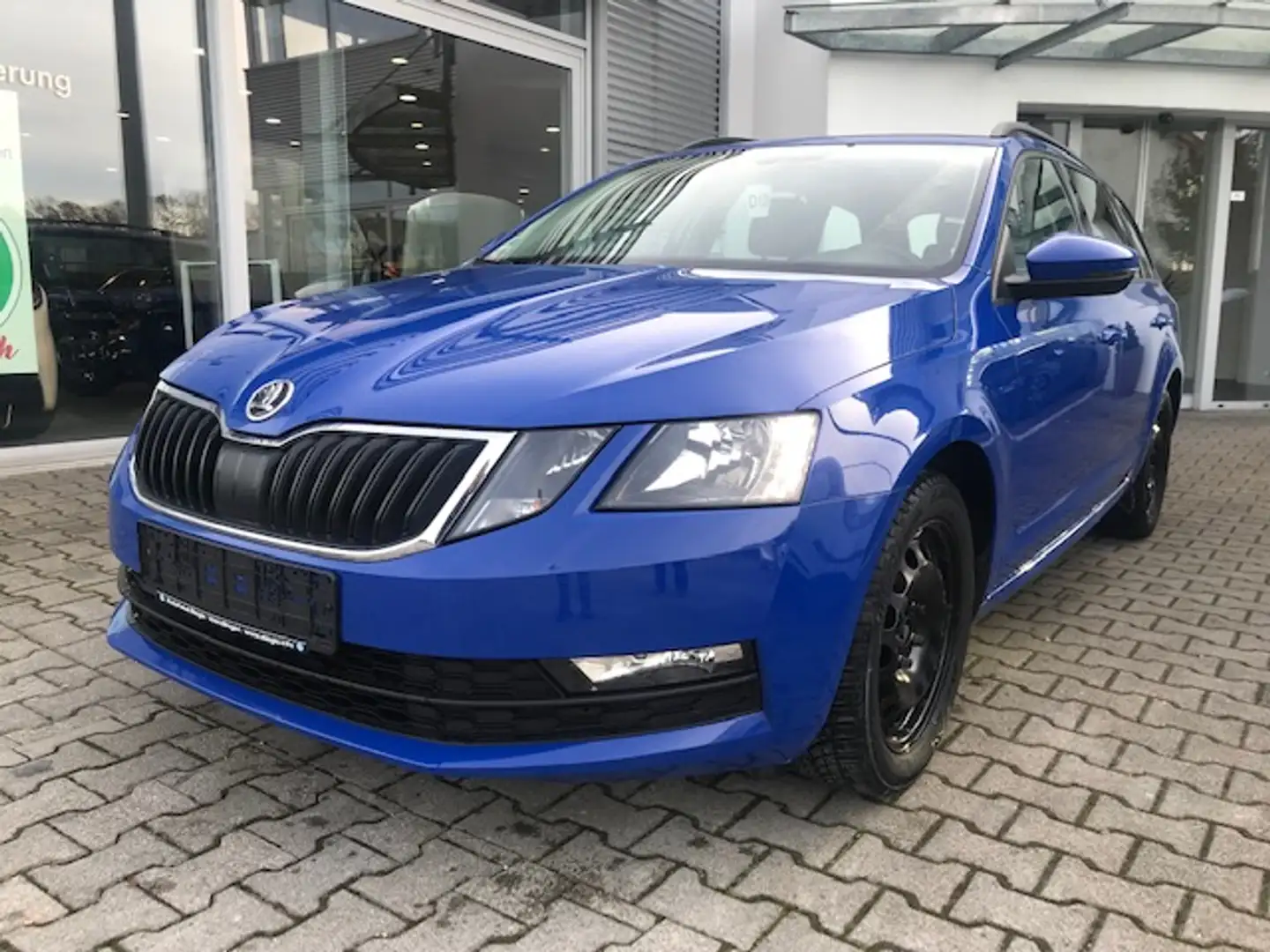 Skoda Octavia Combi 1.6 TDI LED*PDC*AHK Blau - 2