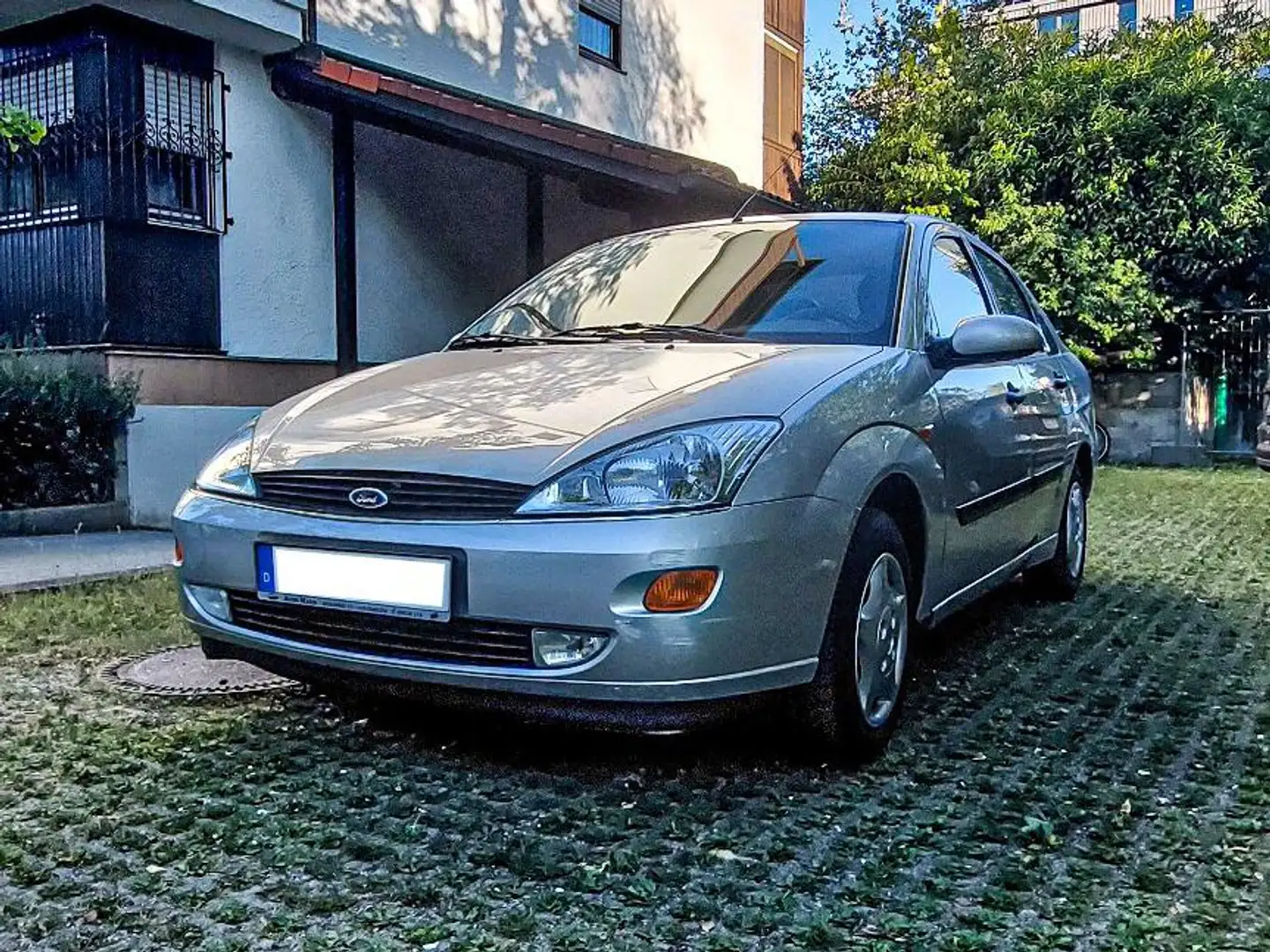 Ford Focus Focus Ghia Silber - 1