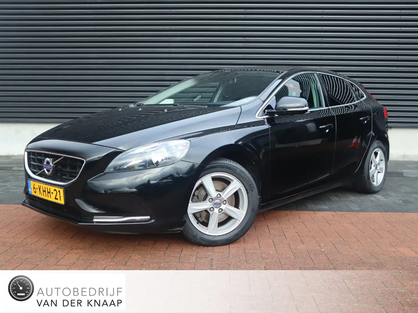 Volvo V40 1.6 T3 Momentum | Clima | Cruise | Multimedia/Navi Noir - 1