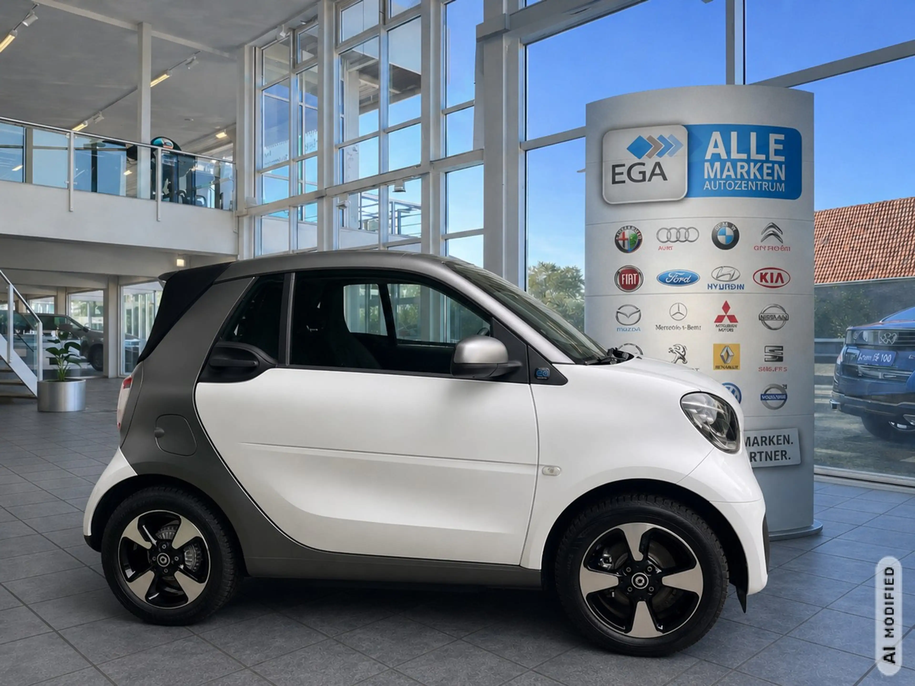 smart forTwo EQ cabrio*EXCLUSIVE*22kW*CAM*MEDIA*ALLW*LED*SHZ* — photo 2