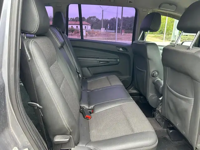 Opel Zafira view 8