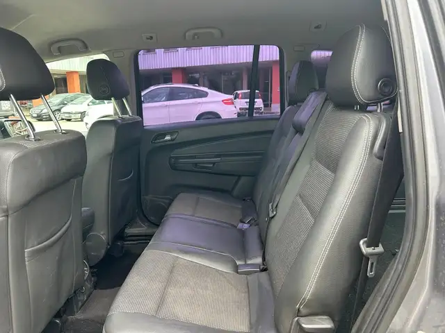 Opel Zafira view 7