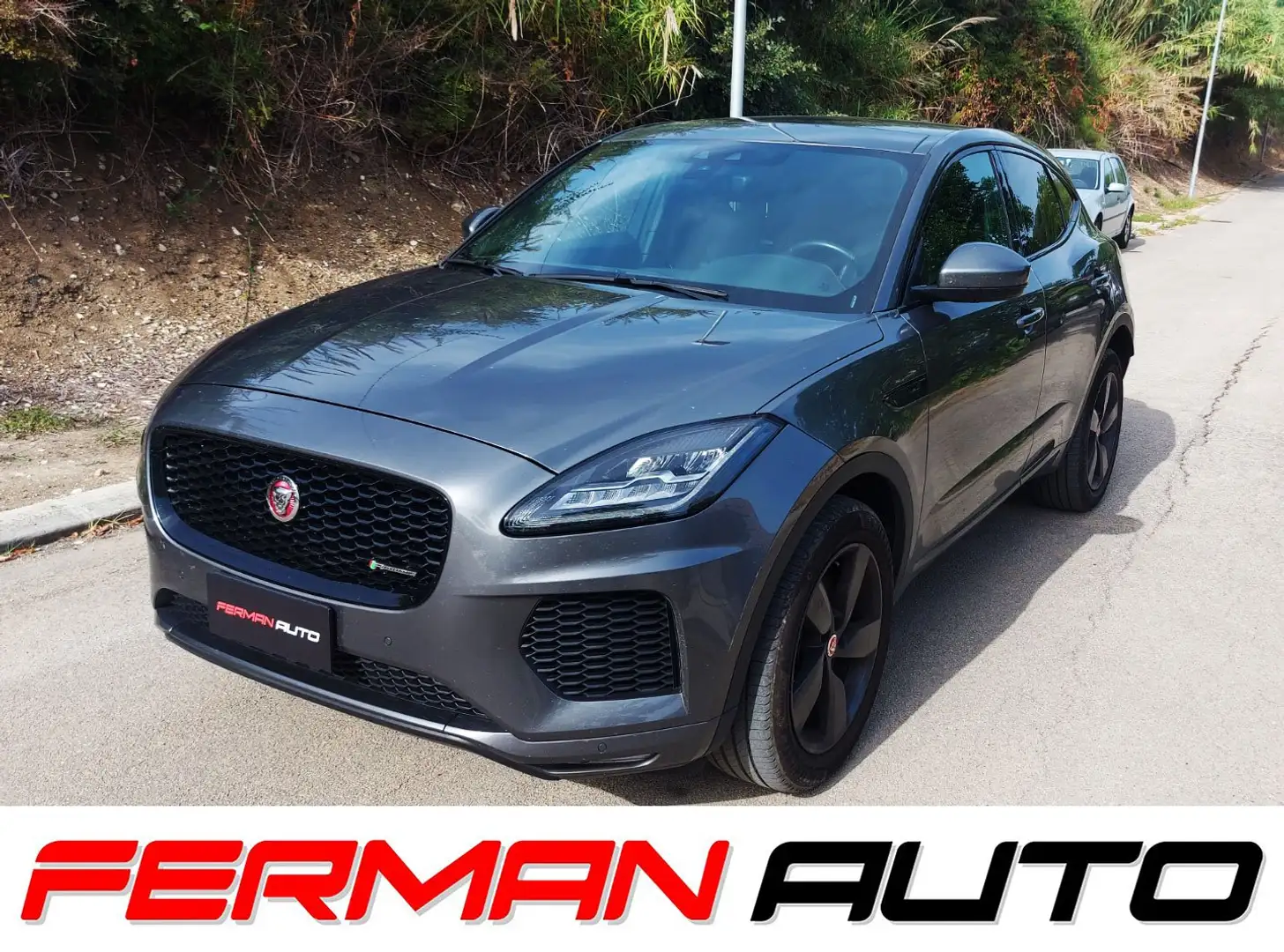 Jaguar E-Pace 2.0d i4 Chequered Flag 4x4 R-DYNAMIC 150cv Grey - 1