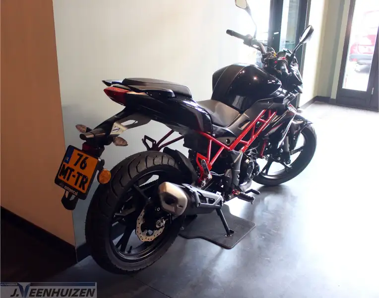 Benelli BN 125 - foto 3