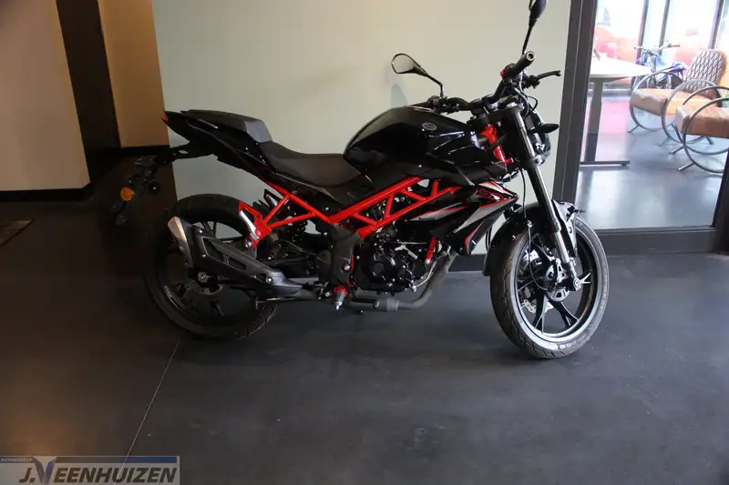 Benelli BN 125 - foto 5