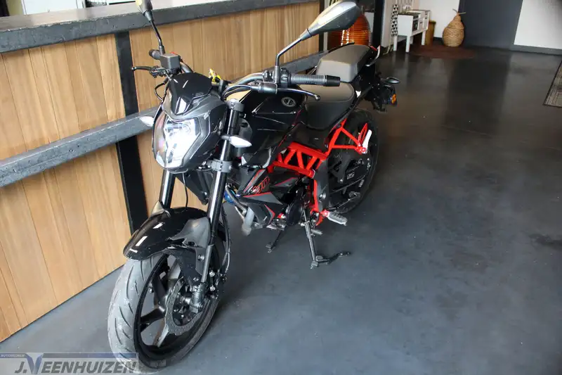 Benelli BN 125 - foto 4