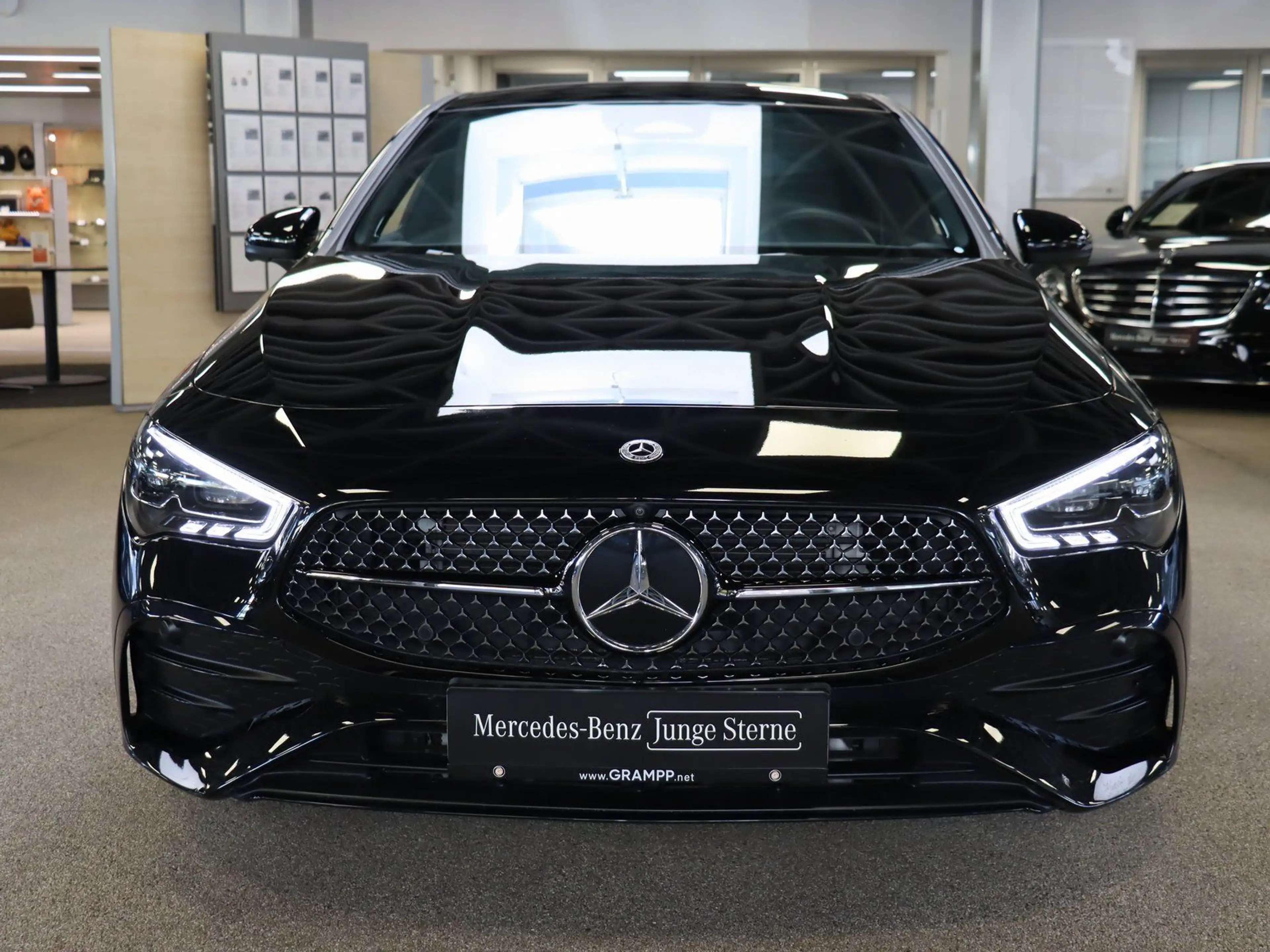 Mercedes-Benz CLA 180 AMG Pano/Fahrassi/LED/Burmester/Night — photo 2
