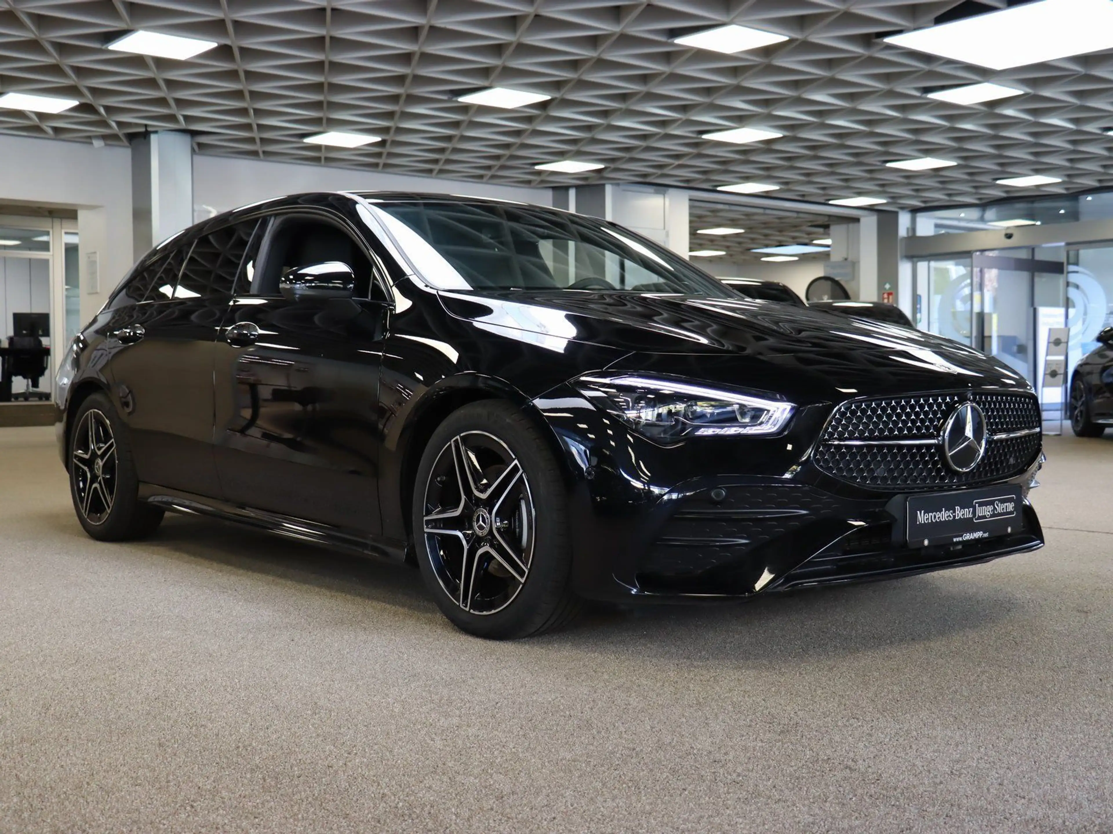 Mercedes-Benz CLA 180 AMG Pano/Fahrassi/LED/Burmester/Night — photo 3