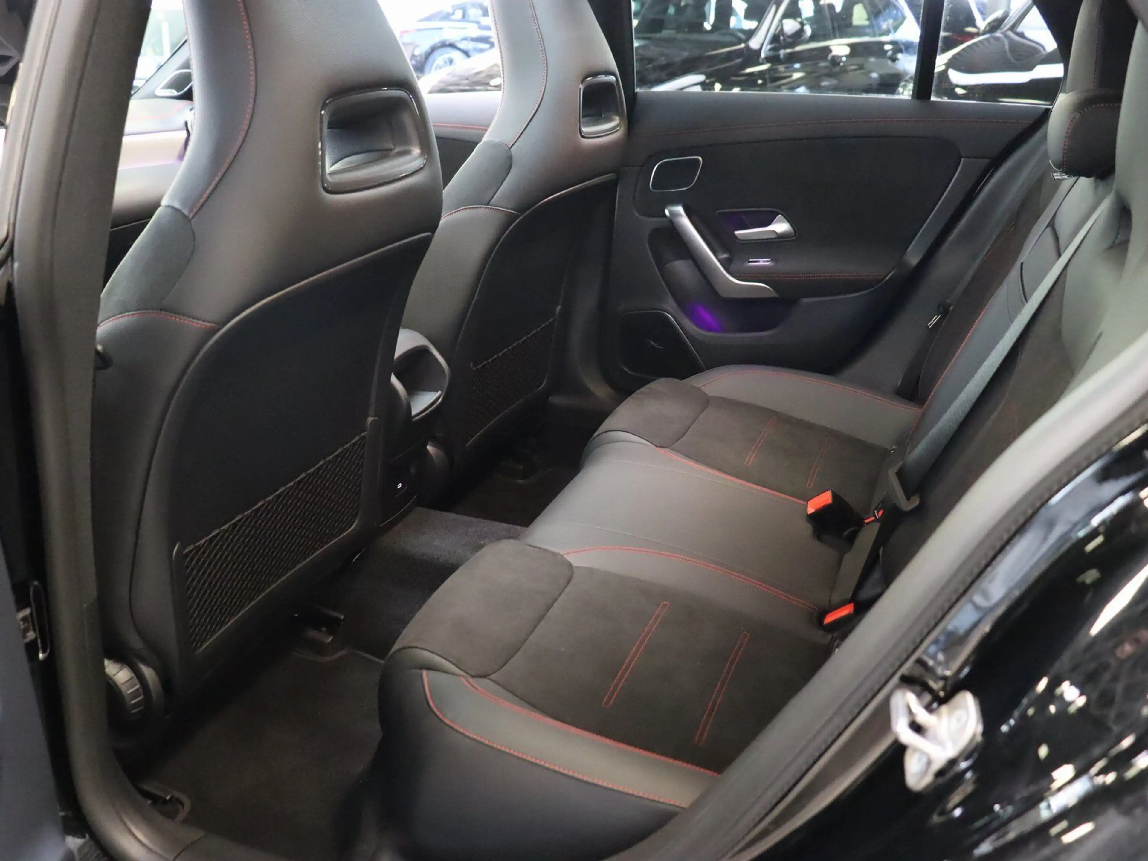 Mercedes-Benz CLA 180 AMG Pano/Fahrassi/LED/Burmester/Night — photo 14