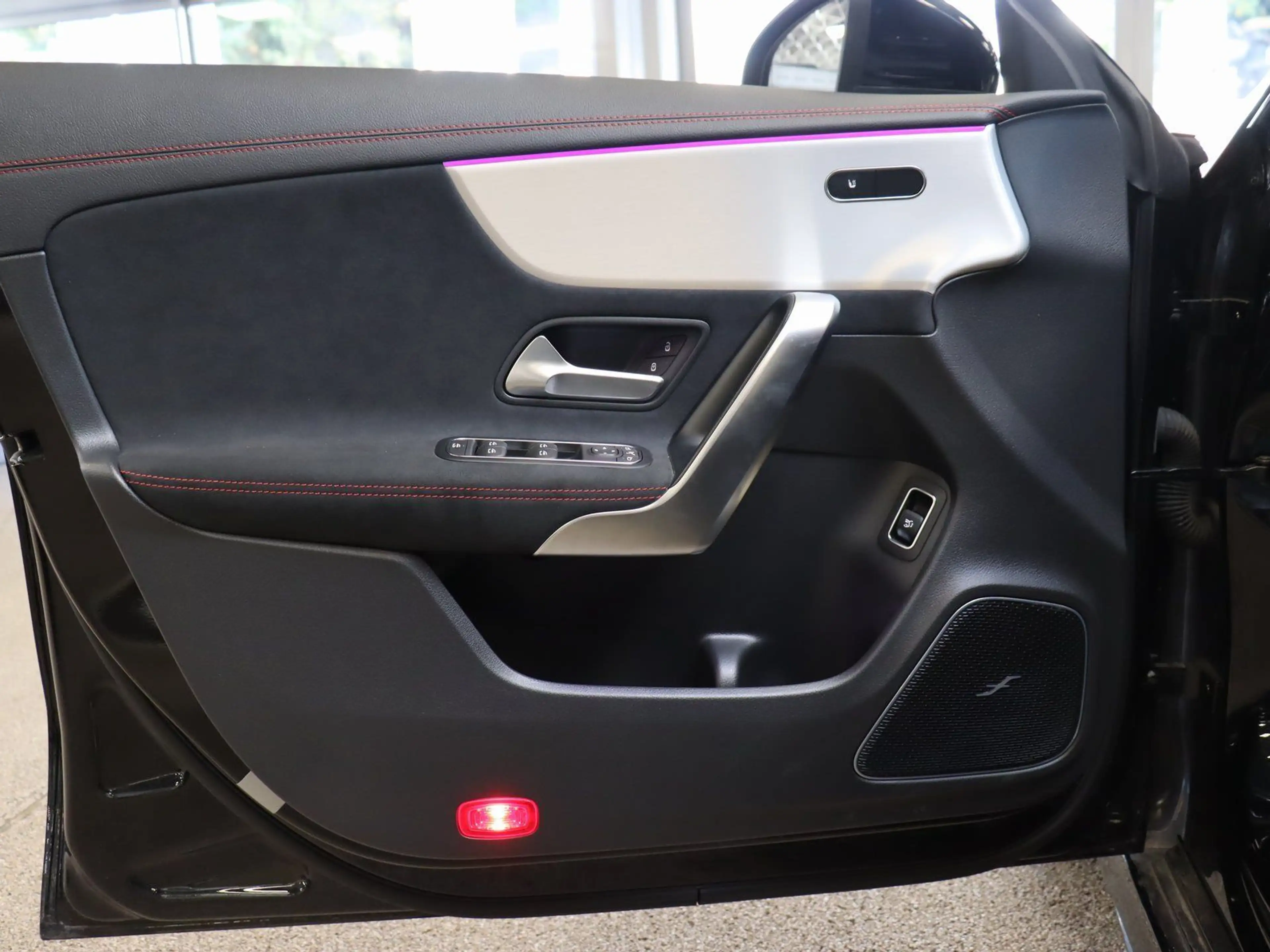 Mercedes-Benz CLA 180 AMG Pano/Fahrassi/LED/Burmester/Night — photo 10
