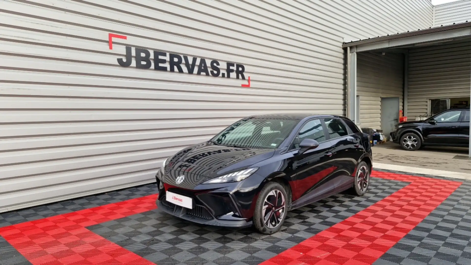 MG MG4 ELECTRIC 51KWH - 125 KW 2WD STANDARD Noir - 1