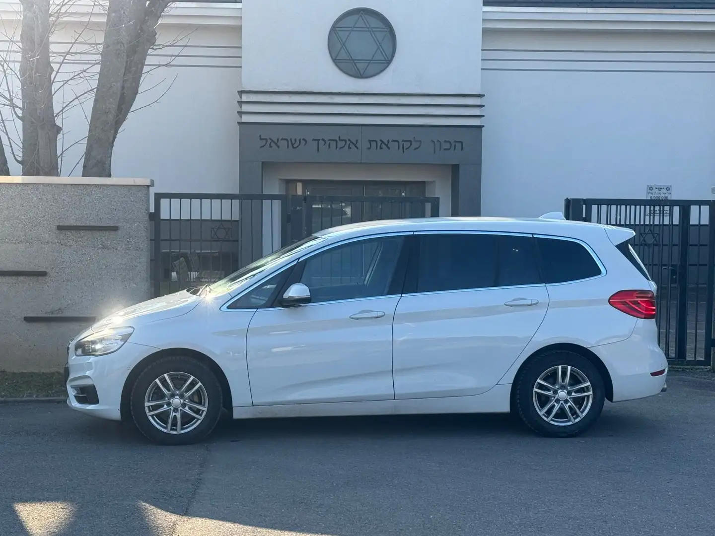 BMW 218 Luxury Line Weiß - 2