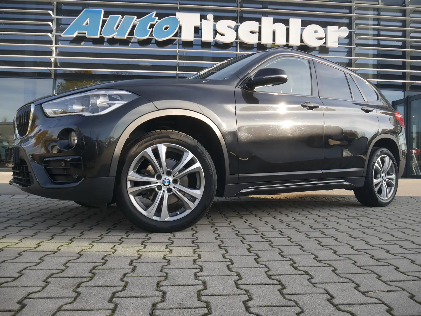BMW X1 sDrive 18d SportLine el. Panoramadach Business AHK Noir - 1