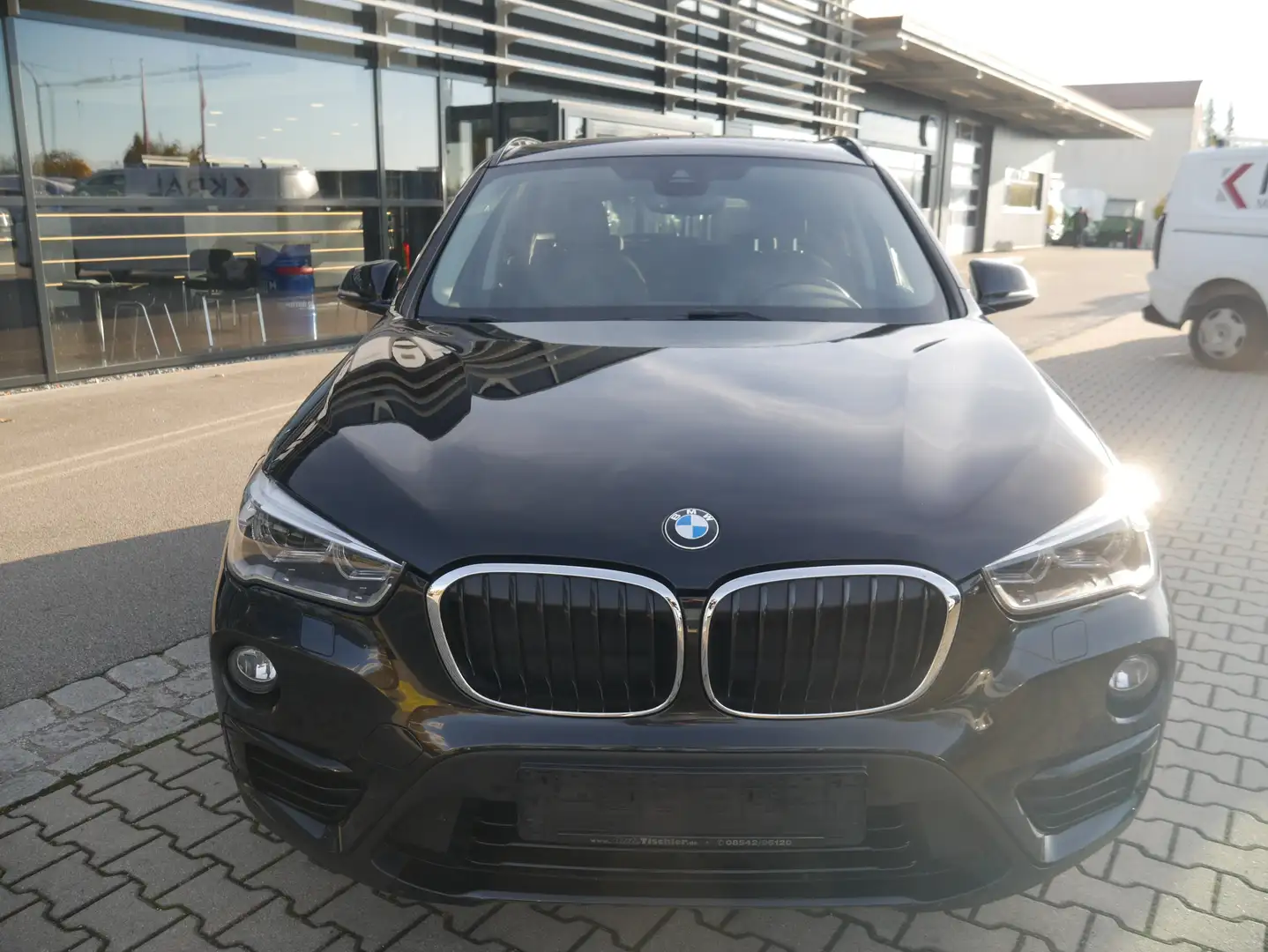 BMW X1 sDrive 18d SportLine el. Panoramadach Business AHK Noir - 2