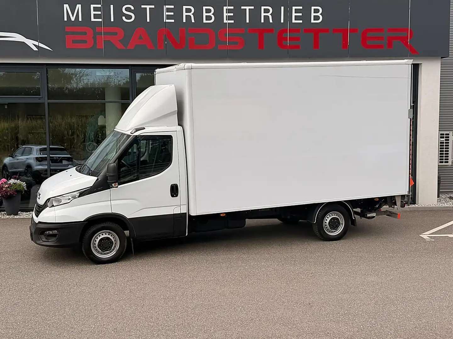 Iveco Daily 35S16SD/P 4100 Ladebordwand Weiß - 1