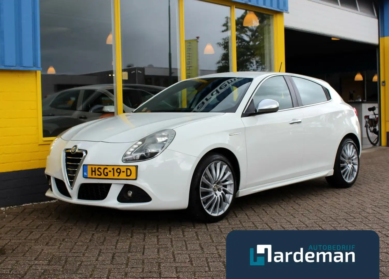 Alfa Romeo Giulietta 1.4 T Distinctive Xenon Leder White - 1