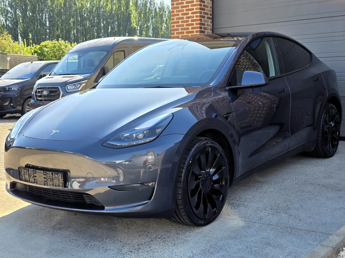 Tesla Model Y - 514PK Dual Motor 4x4 - Long Range Сірий - 2