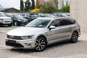 GTE*BENZINE/PLUG-IN-HYBRIDE*PANORAMISCH-DAK*LEDER-ALCANTARA*ACHTERUITRIJCAMERA*