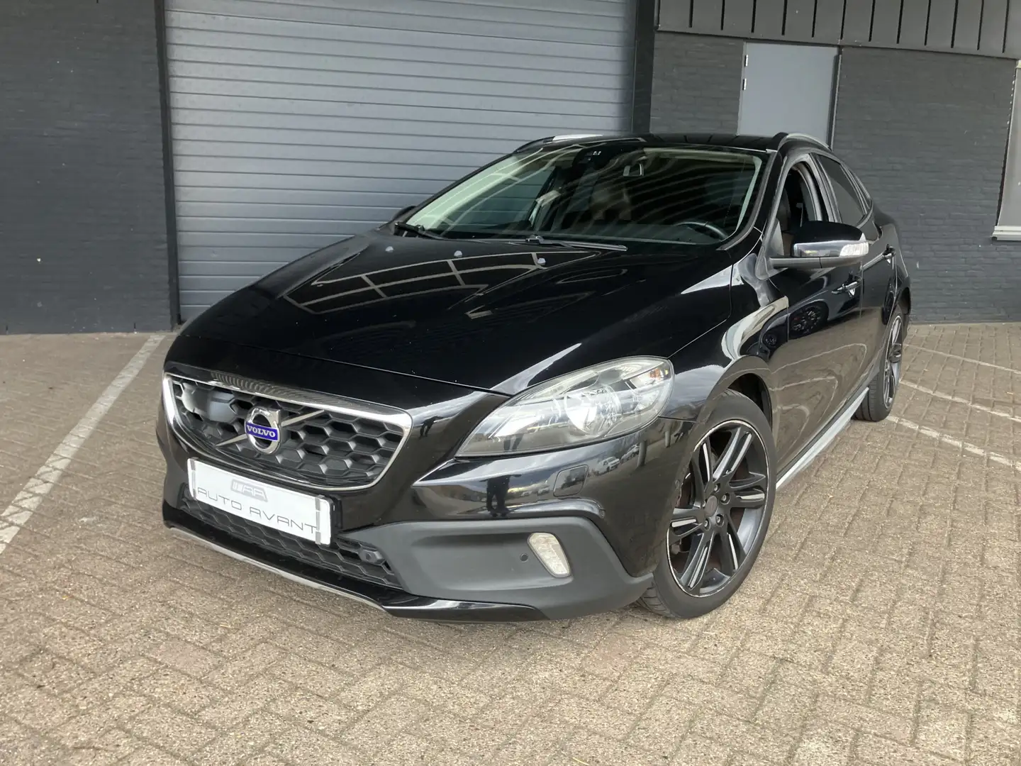 Volvo V40 Cross Country 1.6 D2 Summum Negru - 2