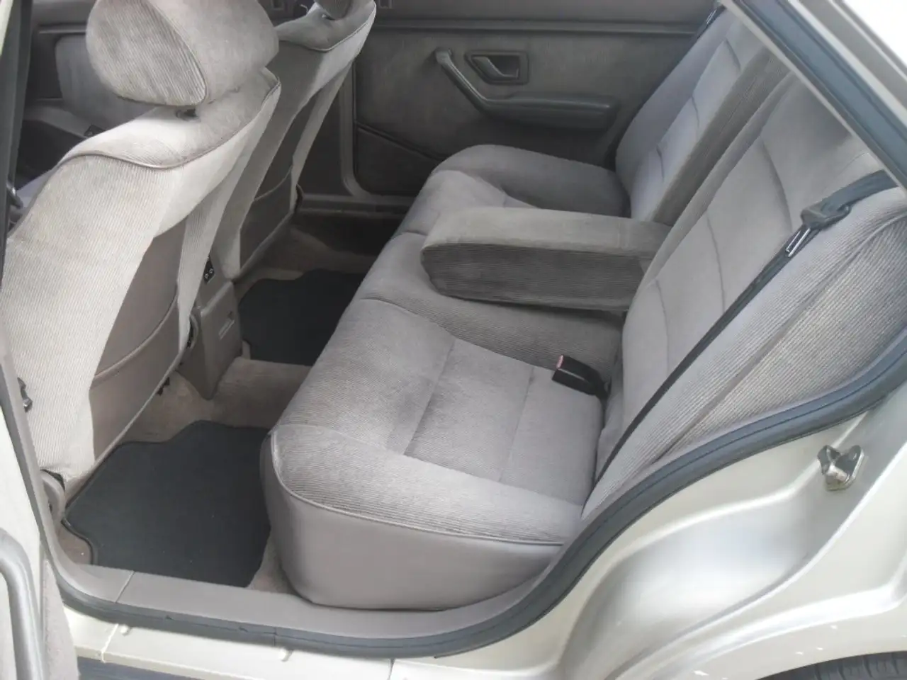 Peugeot 405 SRI Climatisse Automatik Tolle Ausstattung!!!, foto 12