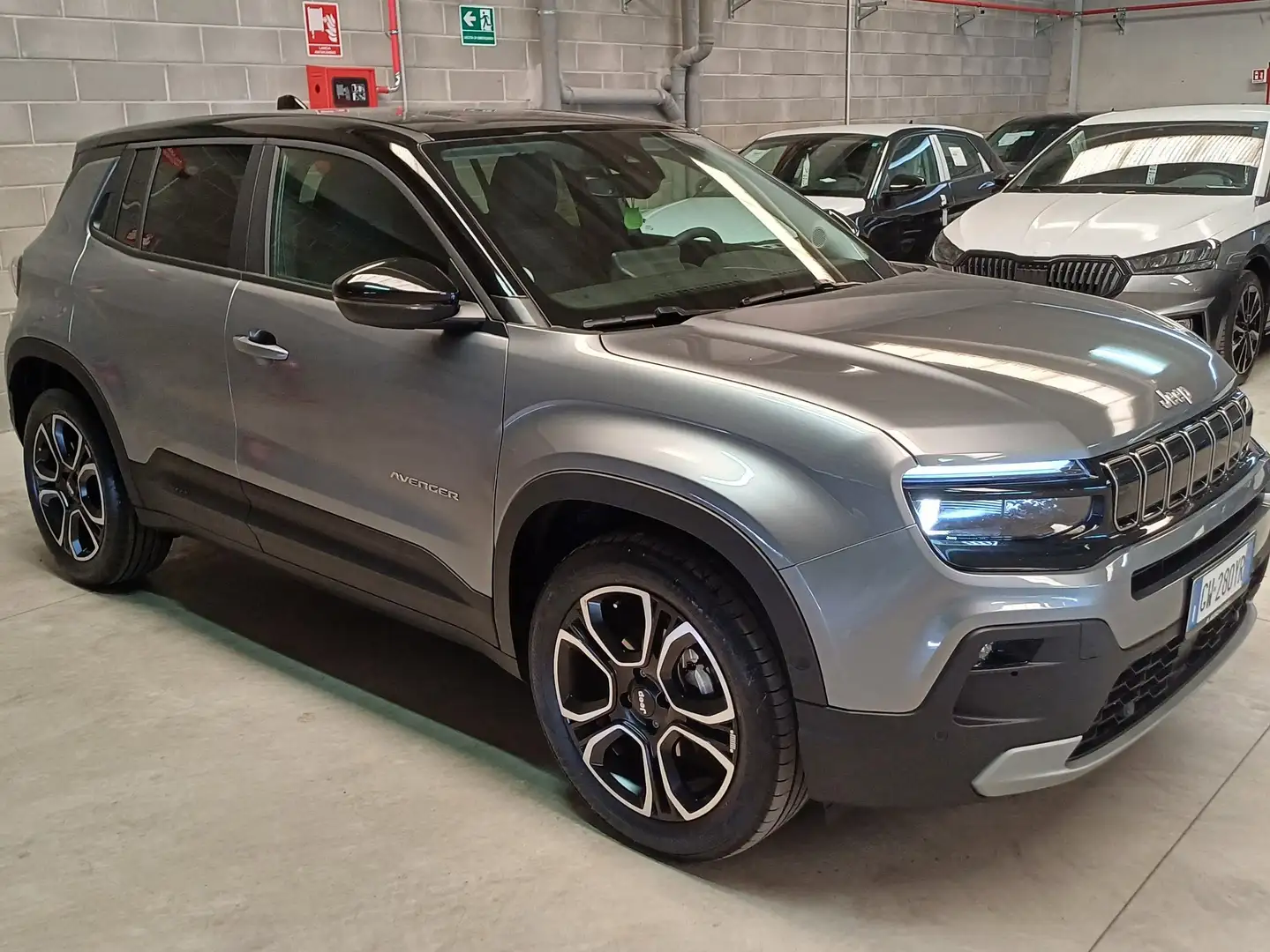 Jeep Avenger Avenger 1.2 turbo Summit fwd 100cv Grau - 2