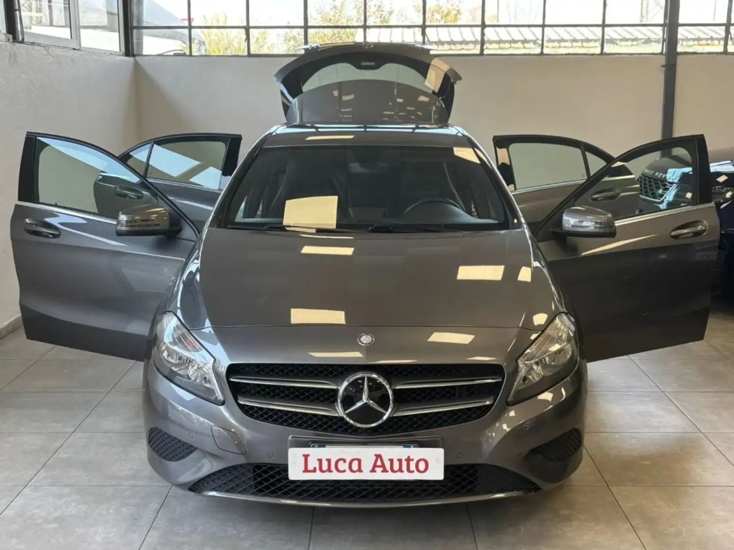 Mercedes-Benz A 180 CDI BlueEFF. *SEDILI RISCALDATI*NAVIGATORE*PELLE* Grigio - 1