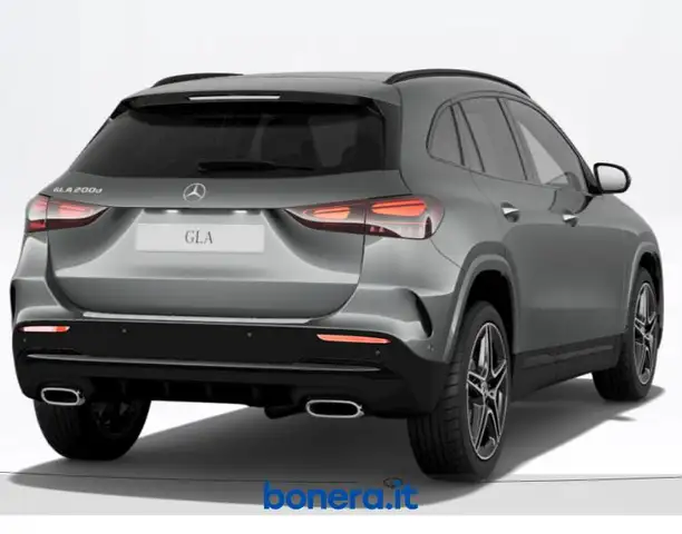 Mercedes-Benz Gla view 4