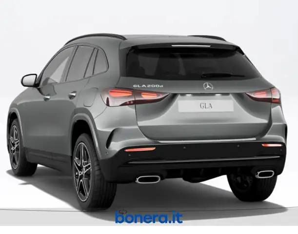 Mercedes-Benz Gla view 3