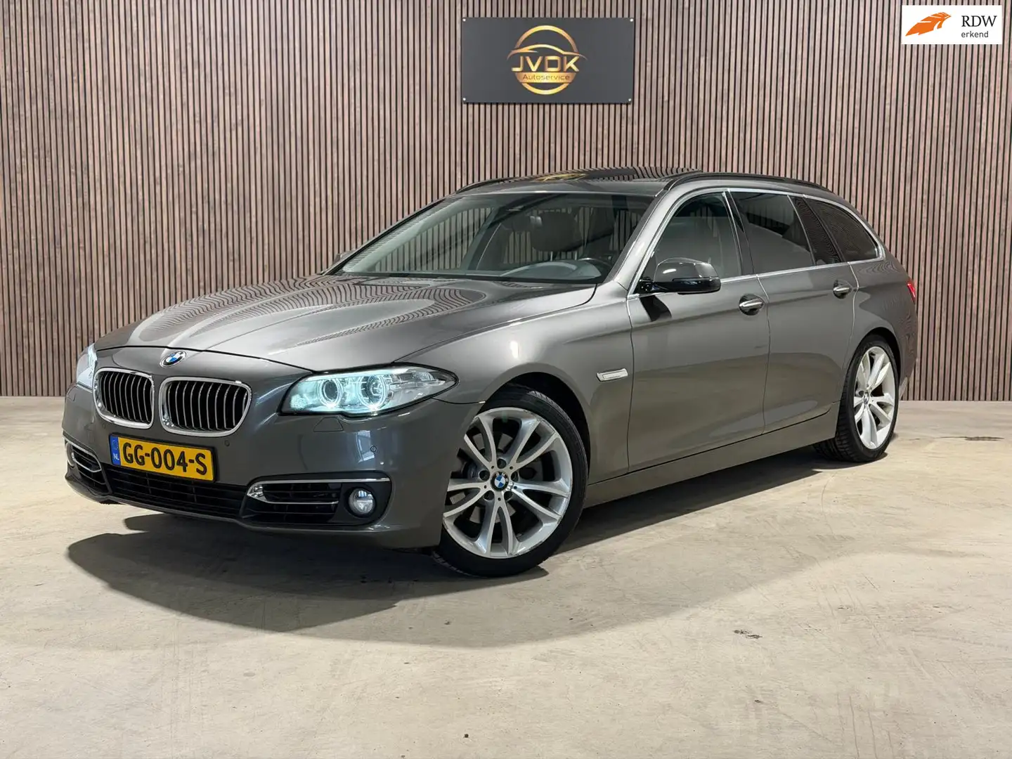 BMW 520 5-serie Touring 520d High Executive LED PANO LEDER Gris - 1