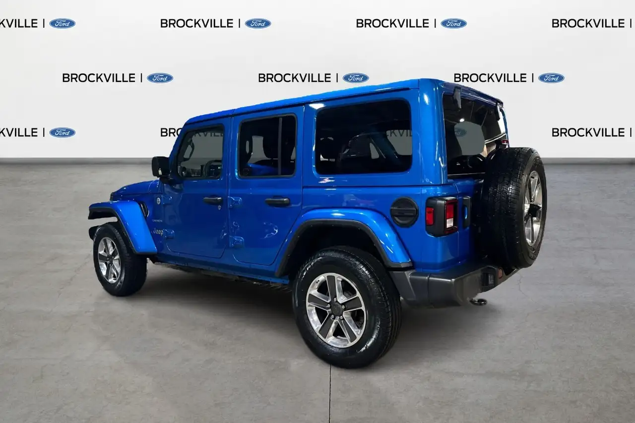 Jeep Wrangler снимка Jeep Wrangler
