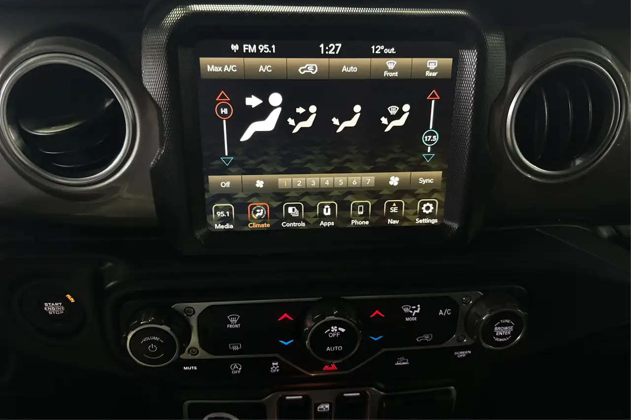 Jeep Wrangler снимка Jeep Wrangler