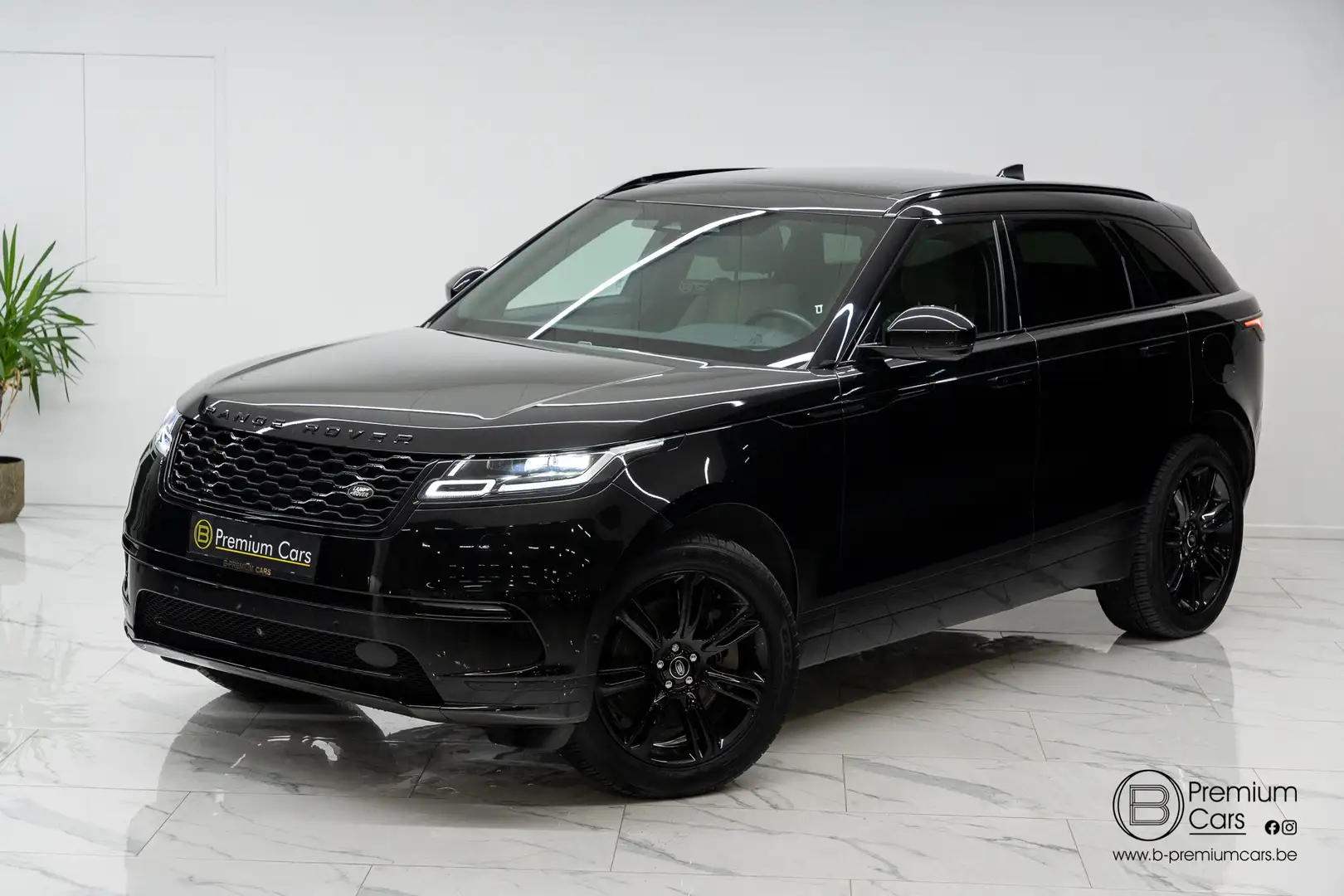 Land Rover Range Rover Velar P400e R-Dynamic HSE! Acc, Pano, Memory, Full! Zwart - 2