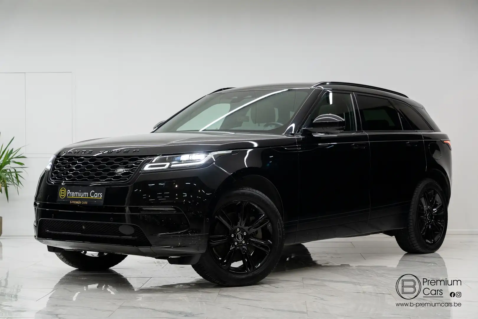 Land Rover Range Rover Velar P400e R-Dynamic HSE! Acc, Pano, Memory, Full! Zwart - 1