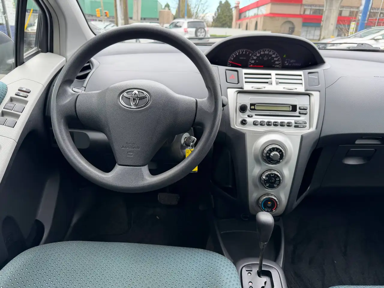 Toyota Yaris снимка Toyota Yaris