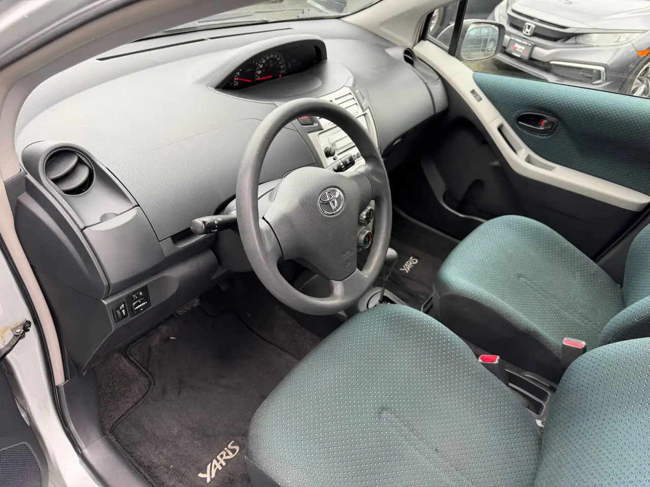 Toyota Yaris снимка Toyota Yaris