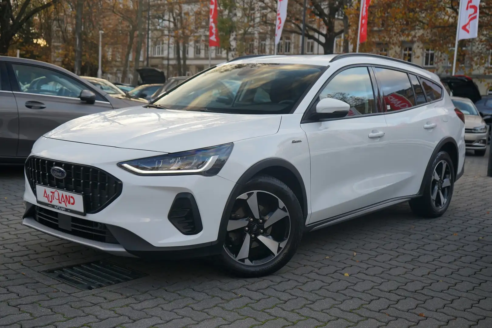 Ford Focus Turnier 1.0 Active LED Navi ACC Kamera DAB Weiß - 2