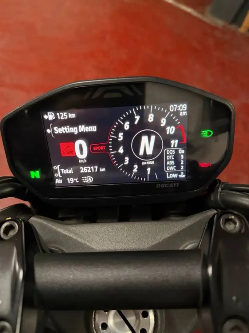 Ducati Monster 937 Gris - 2