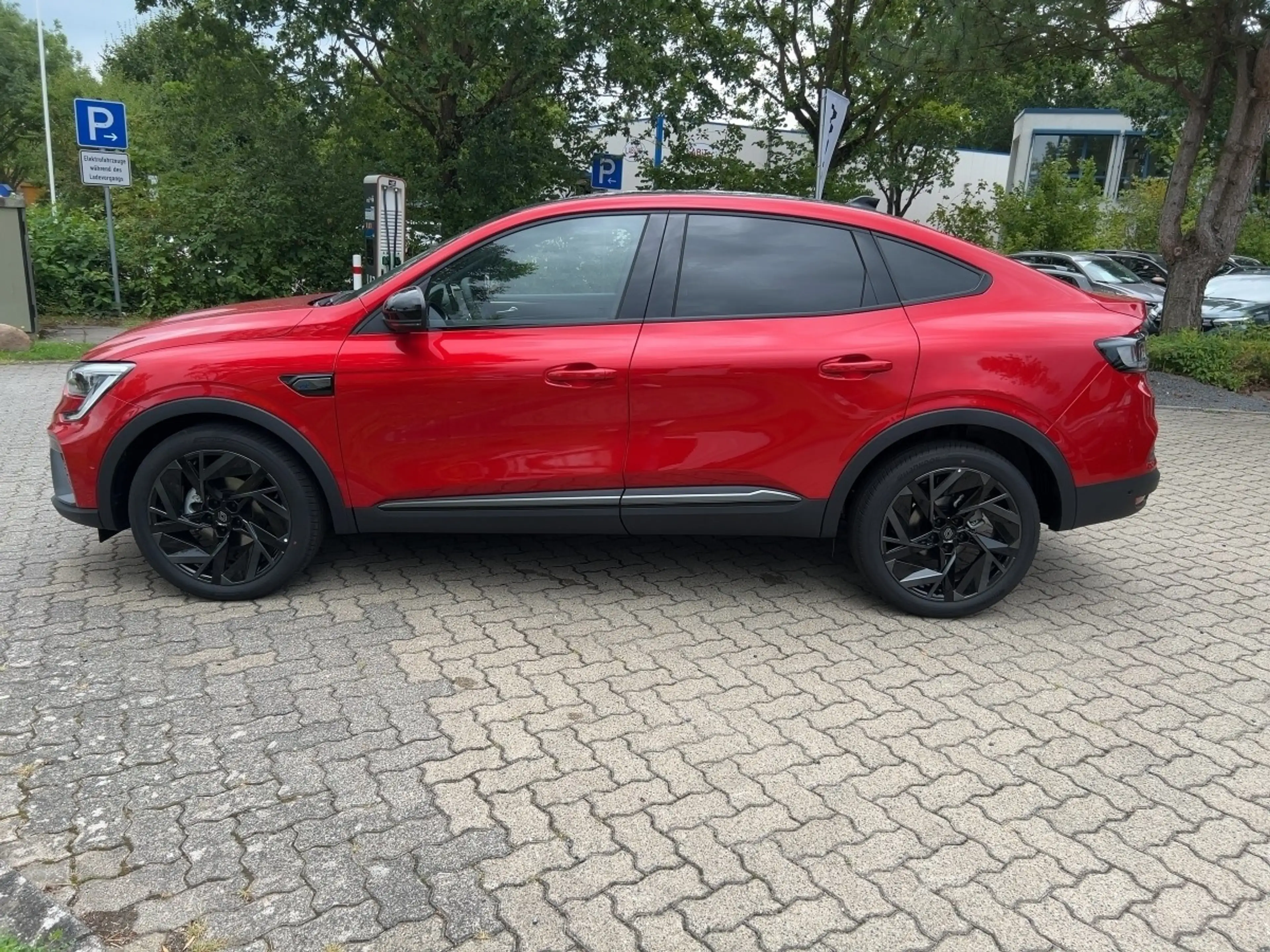 Renault Arkana TCe 160 Mild-Hybrid Esprit Alpine — photo 2