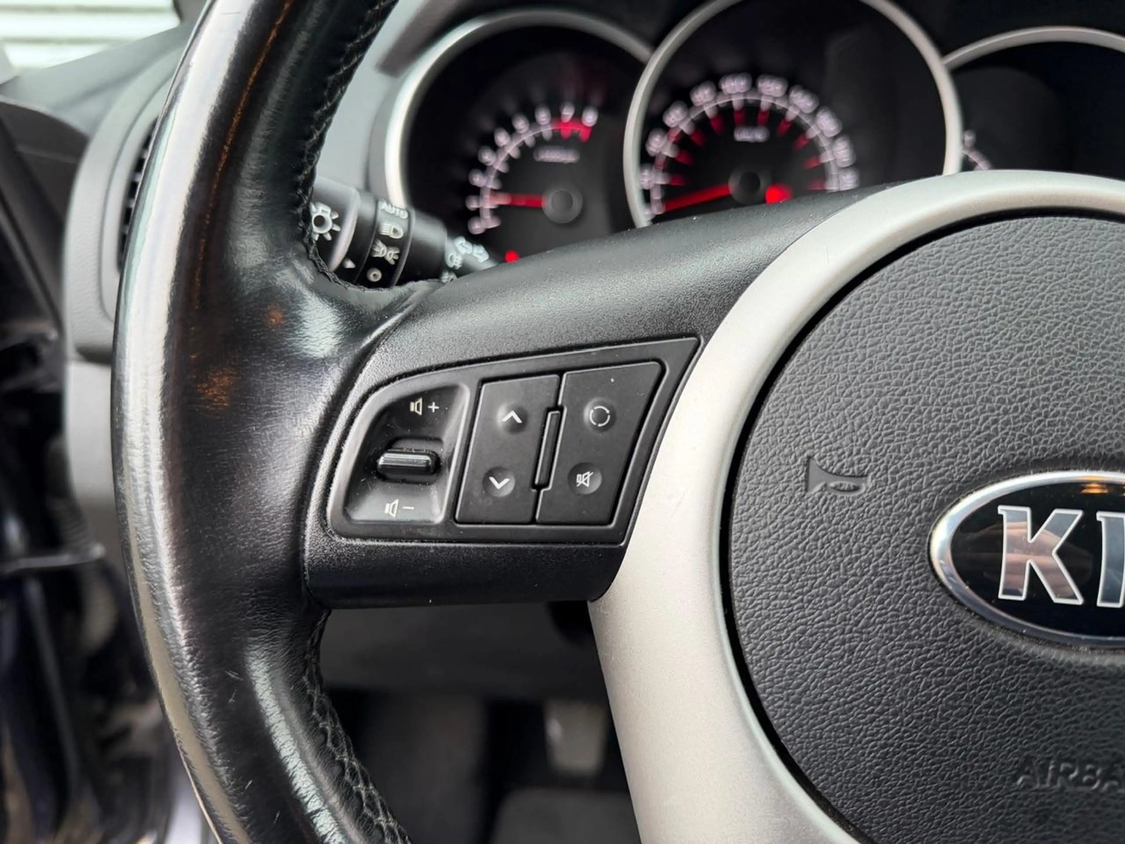 Kia Venga 1.4 CVVT 90pk DynamicPlusLine |  NL Auto | 1e Eige — photo 14