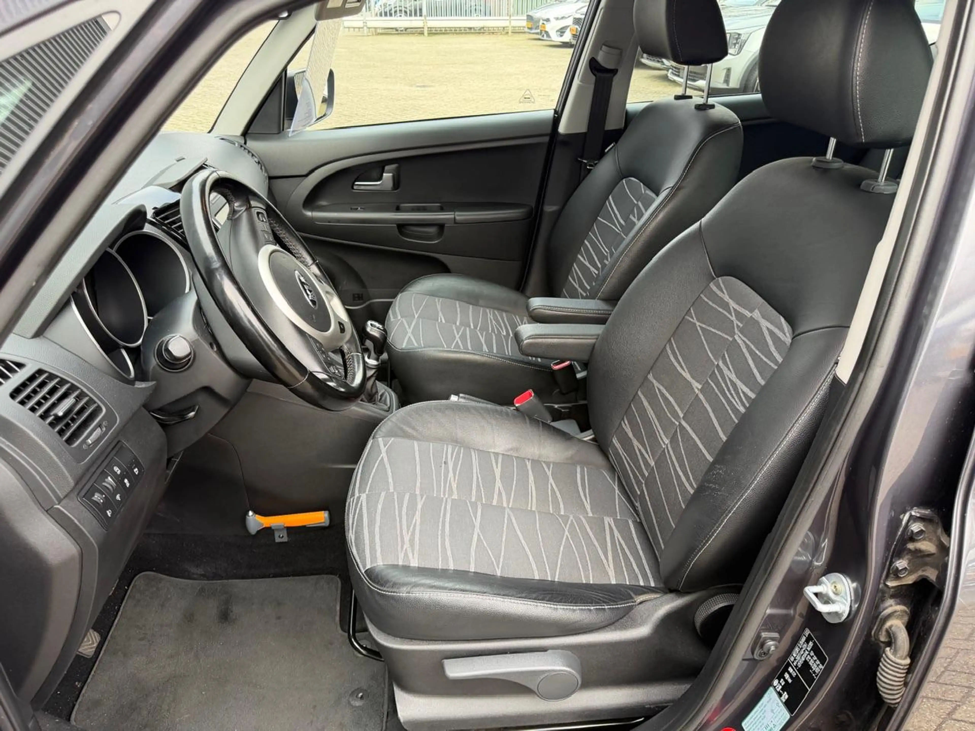 Kia Venga 1.4 CVVT 90pk DynamicPlusLine |  NL Auto | 1e Eige — photo 9