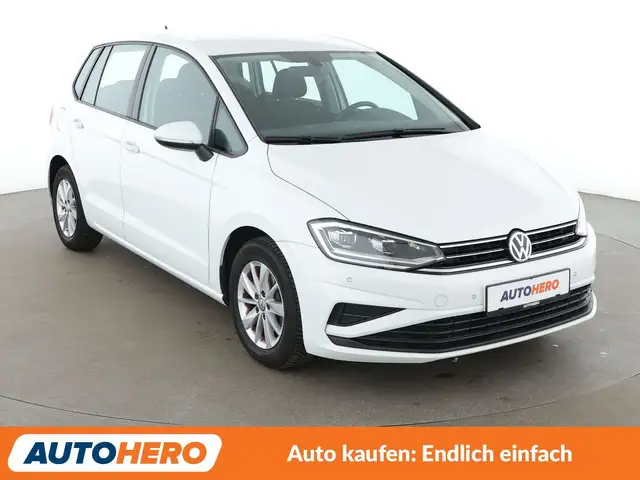 Volkswagen Golf view 8