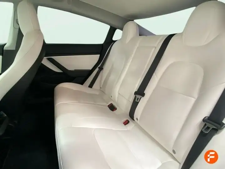 Tesla Model 3 2019, foto 13