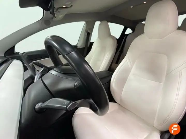 Tesla Model 3 2019, foto 11